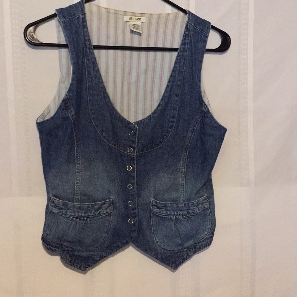 At⭐️Last vest